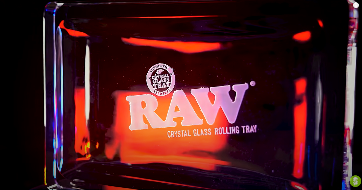comment se présente le plateau en verre raw?