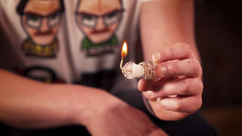 mèche de chanvre allumée