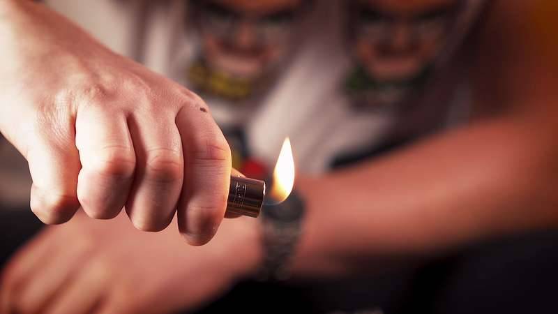 regler flamme briquet clipper